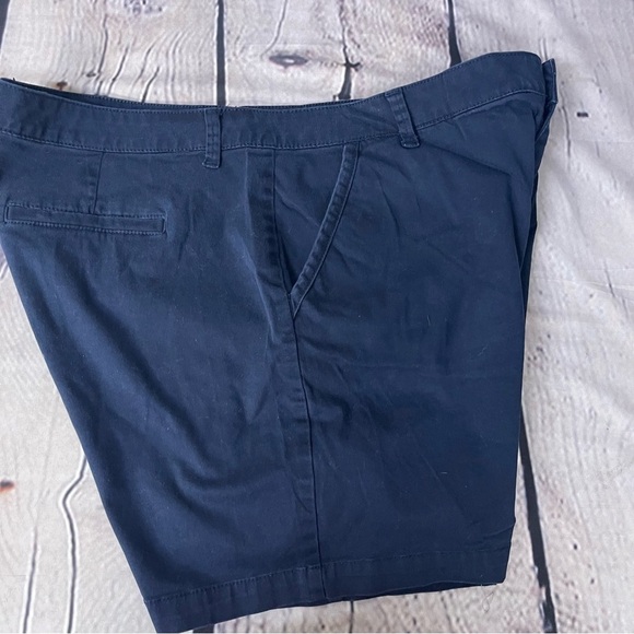 Gloria Vanderbilt navy shorts size 16 - Picture 1 of 4